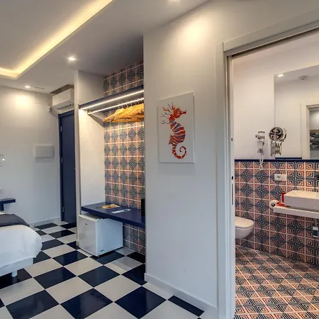 Couette-café Maison Serena 4*